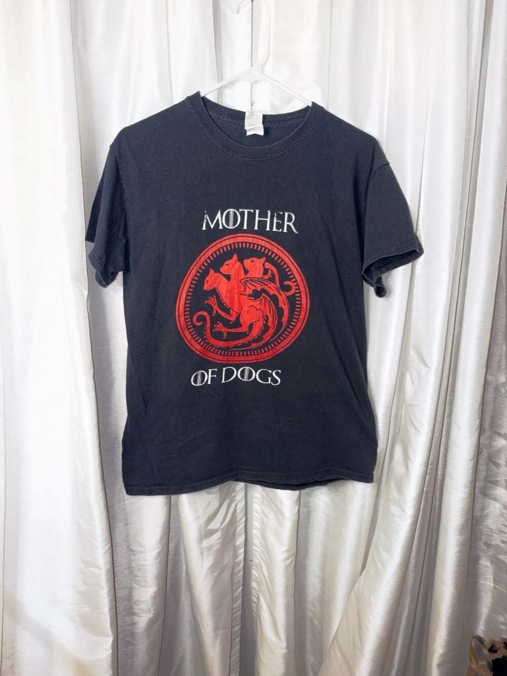 Gildan Mother of Dogs Game of Thrones Parody Graphic T-Shirt Size M